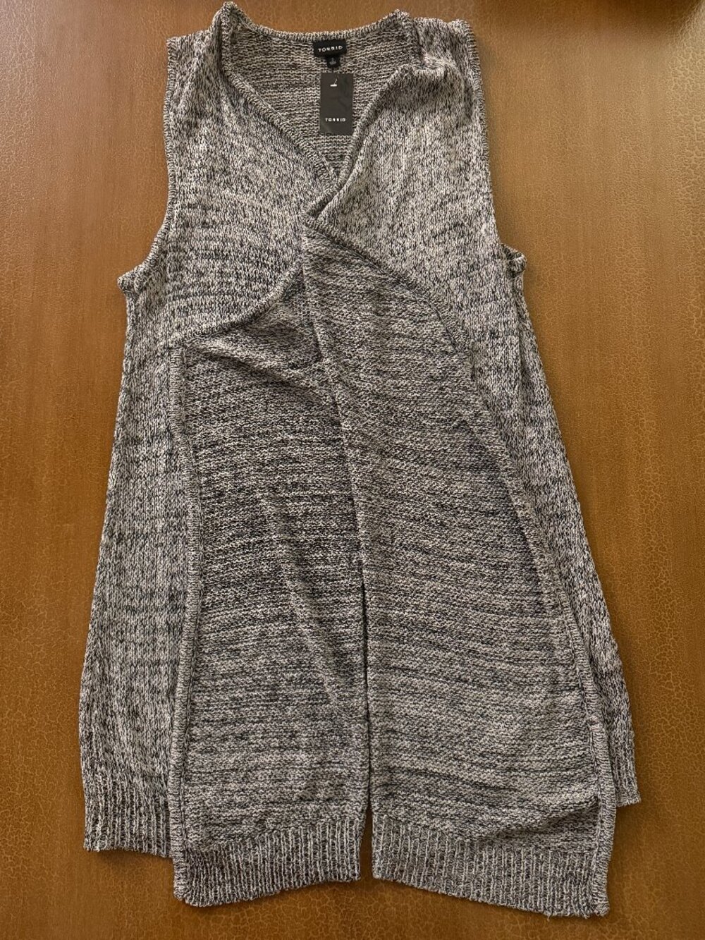 NWT Torrid Black and White Knitted Sweater Shaw - Size 2X